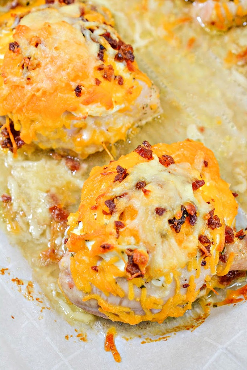 Low-Carb Cheesy Bacon Ranch Sheet Pan Chicken Thighs