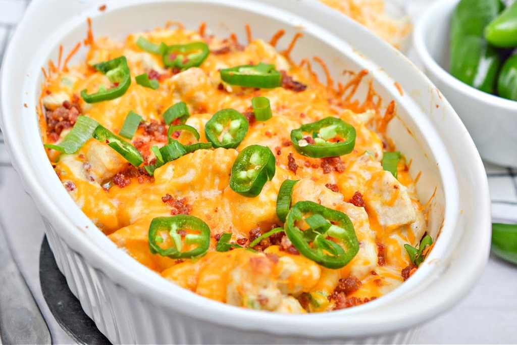 Creamy Low-Carb Jalapeno Popper Chicken Casserole