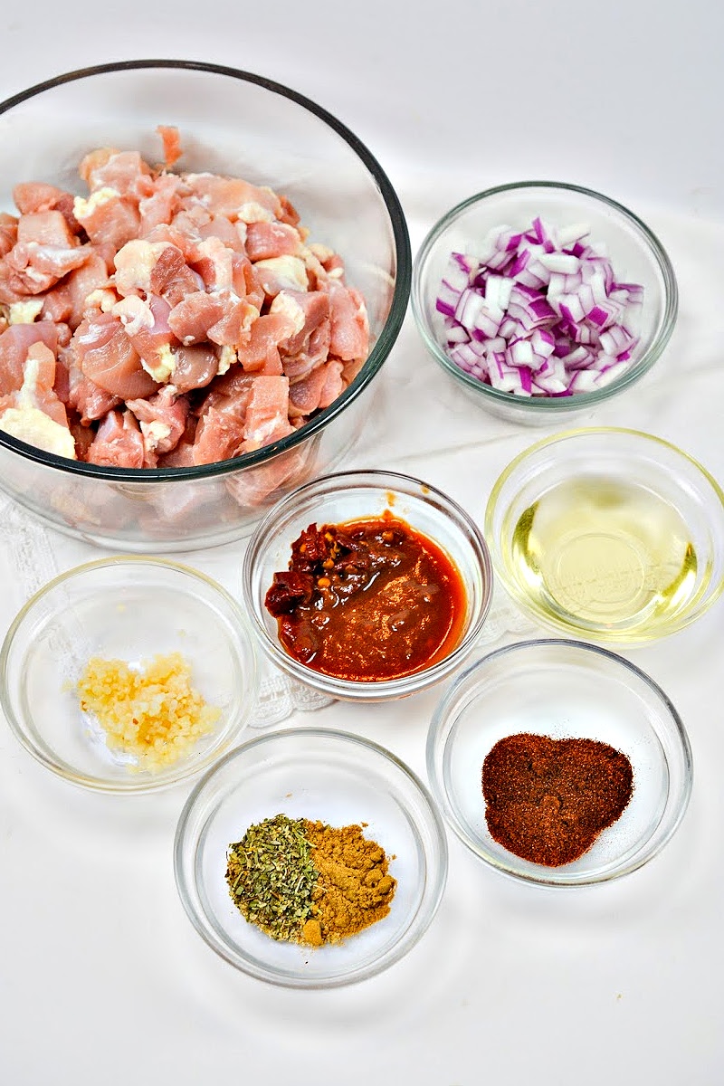 The ingredients you need in order to make Keto Chipotle Chicken