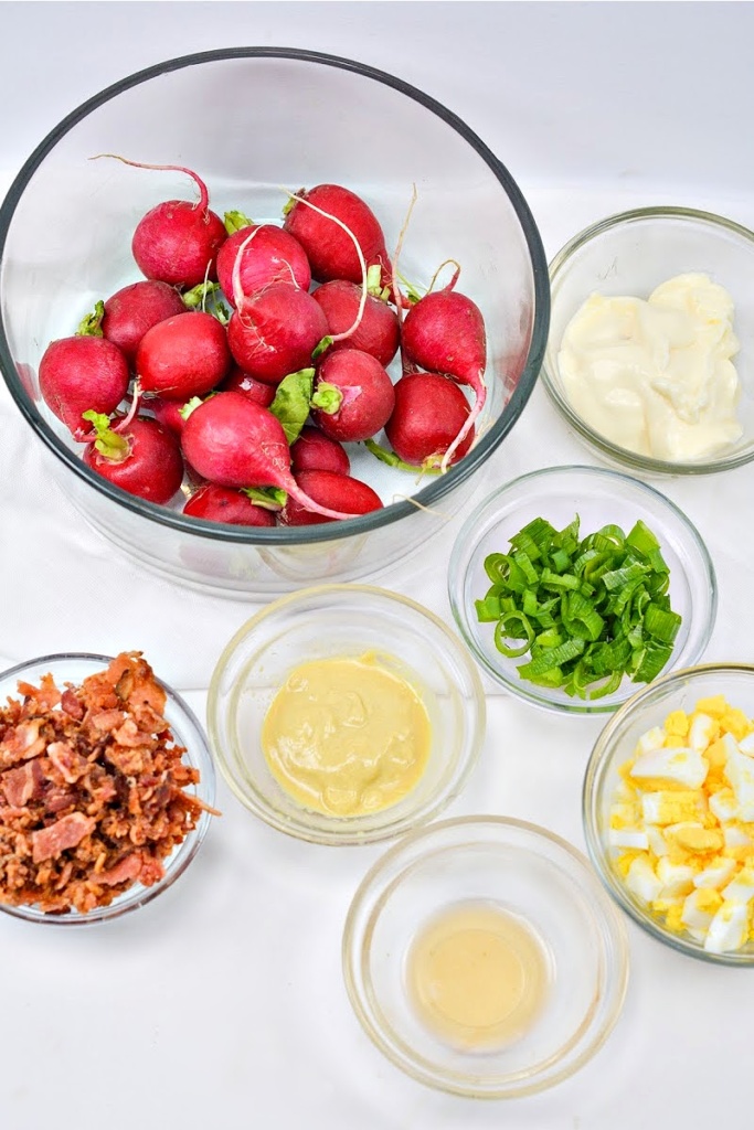 Keto Radish Salad With Eggs and Bacon