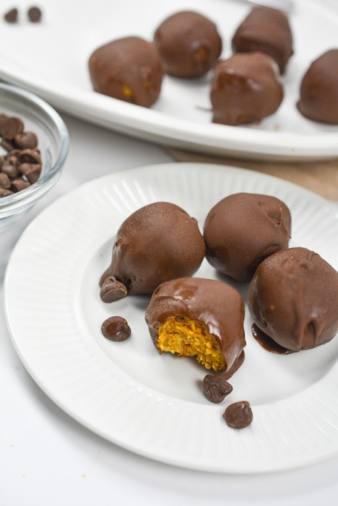 No Bake Keto Chocolate Dipped Pumpkin Pie Bites