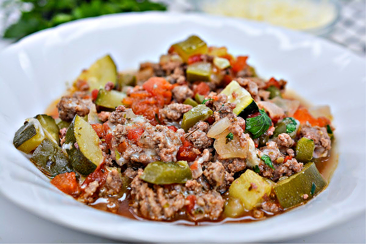 Low-Carb Goulash With Zucchini