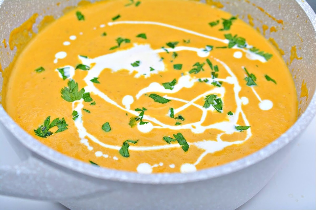 Low-Carb Creamy Pumpkin Soup