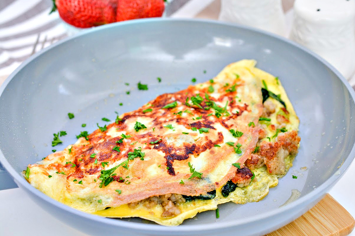 Keto Inside Out Omelette with Sausage and Peppers