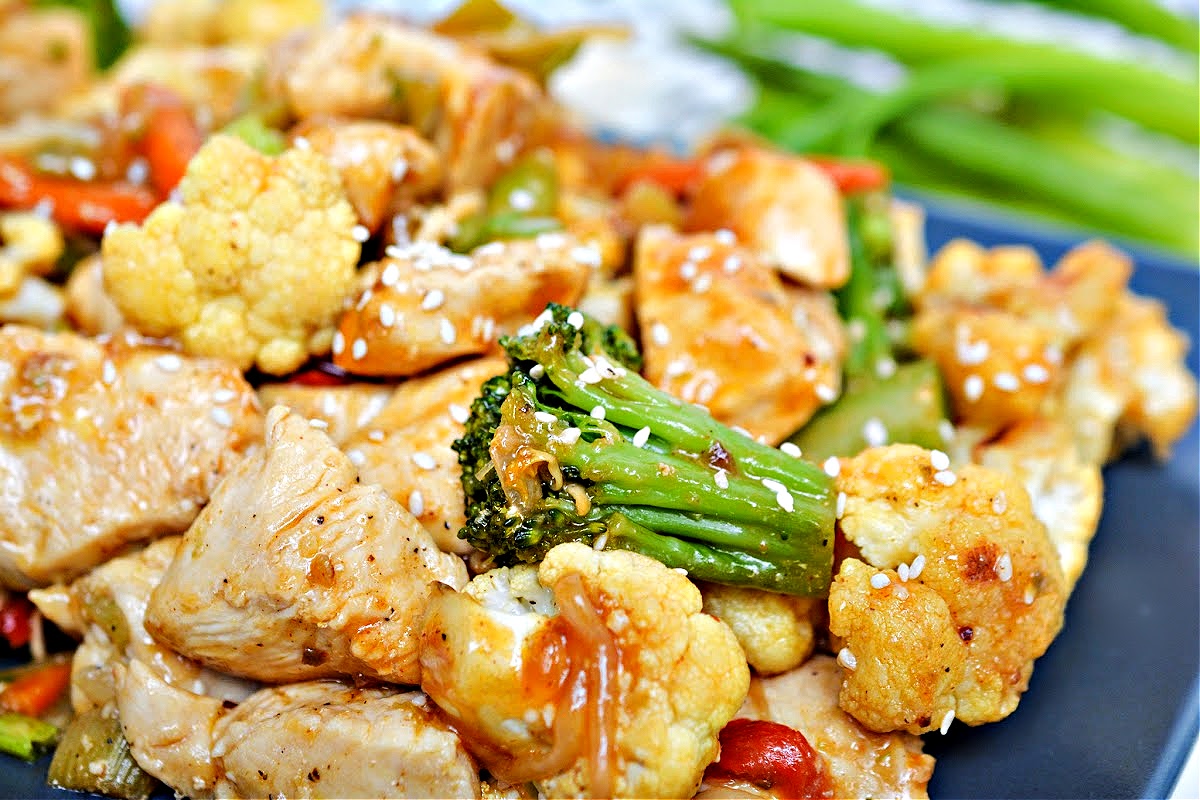 Keto Chicken Cauliflower Stir Fry