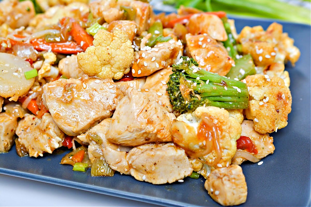 Keto Chicken Cauliflower Stir Fry