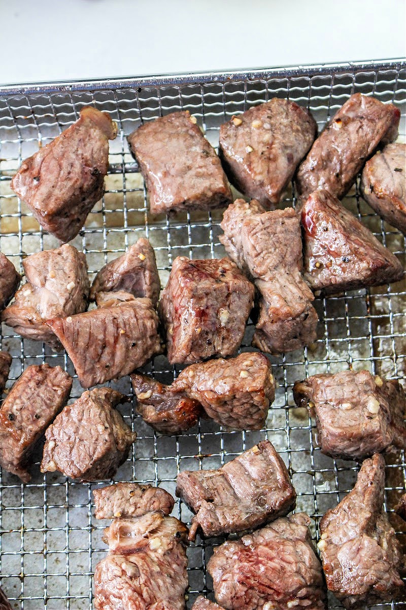 Low-Carb Garlic Butter Steak Bites