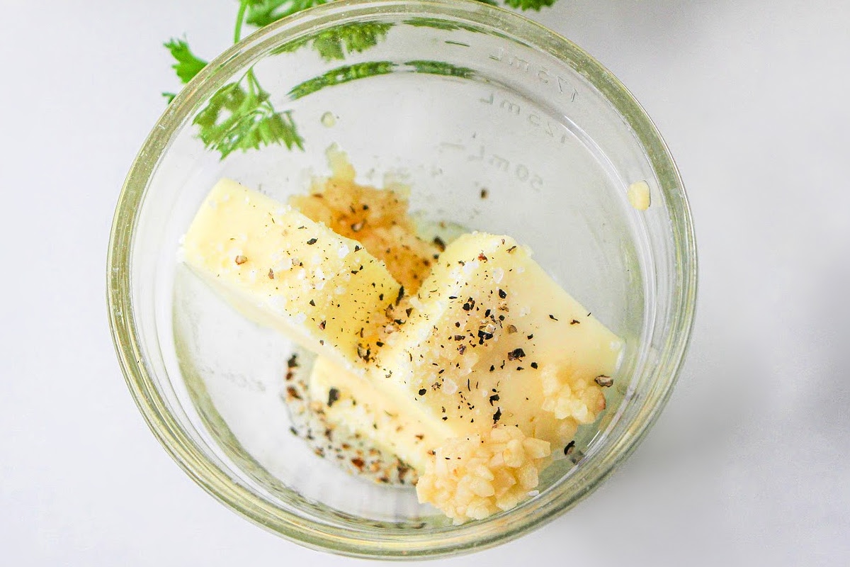 Butter, garlic and spices in a bowl