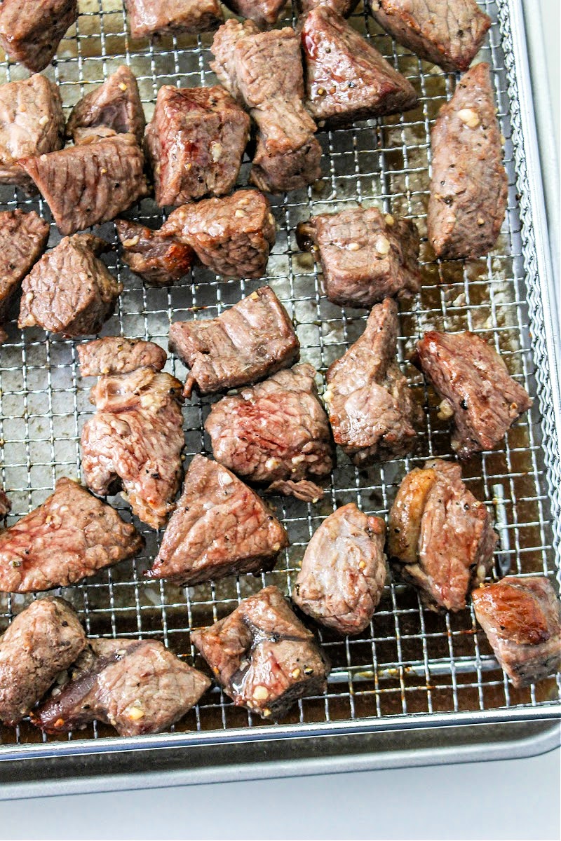 Low-Carb Garlic Butter Steak Bites