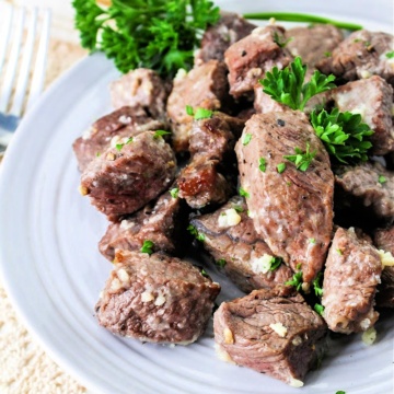 Low-Carb Garlic Butter Steak Bites