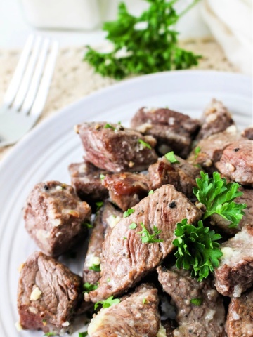 Low-Carb Garlic Butter Steak Bites