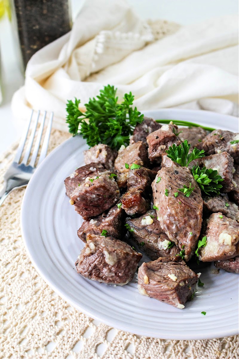 Low-Carb Garlic Butter Steak Bites